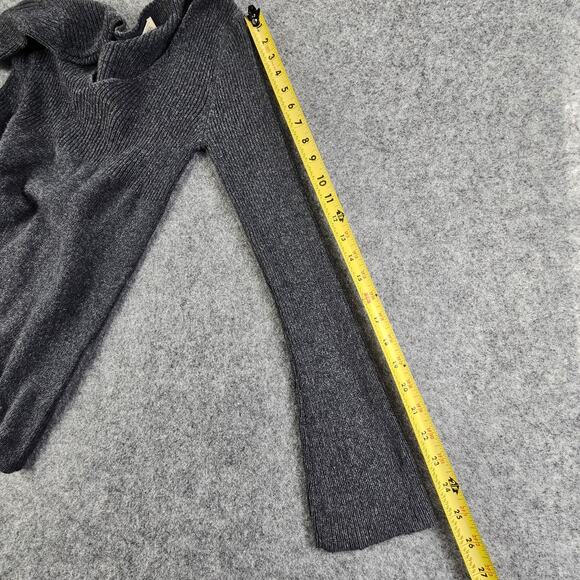 Ribbed Top Pullover V-Neck Sweater Angora Mix Slight Bell Sleeve Old Navy Medium - Picture 6 of 11